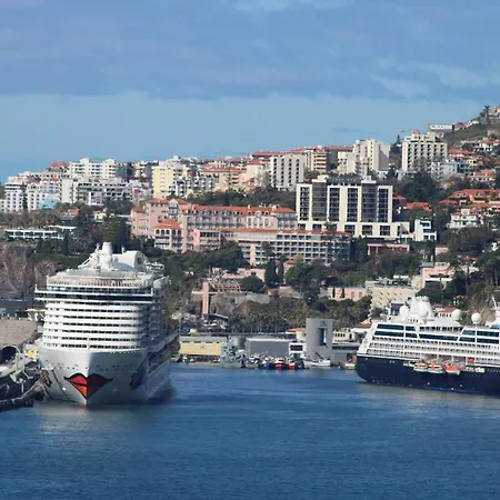 Sea Front House Funchal (Madeira)